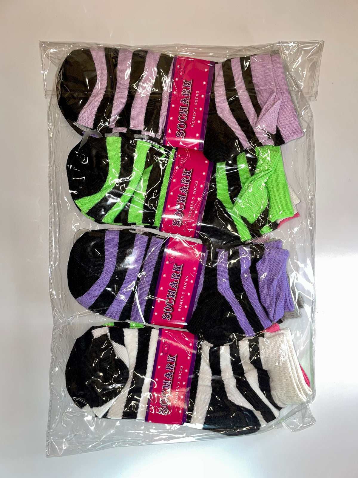 Packaged women’s ankle socks with bow designs